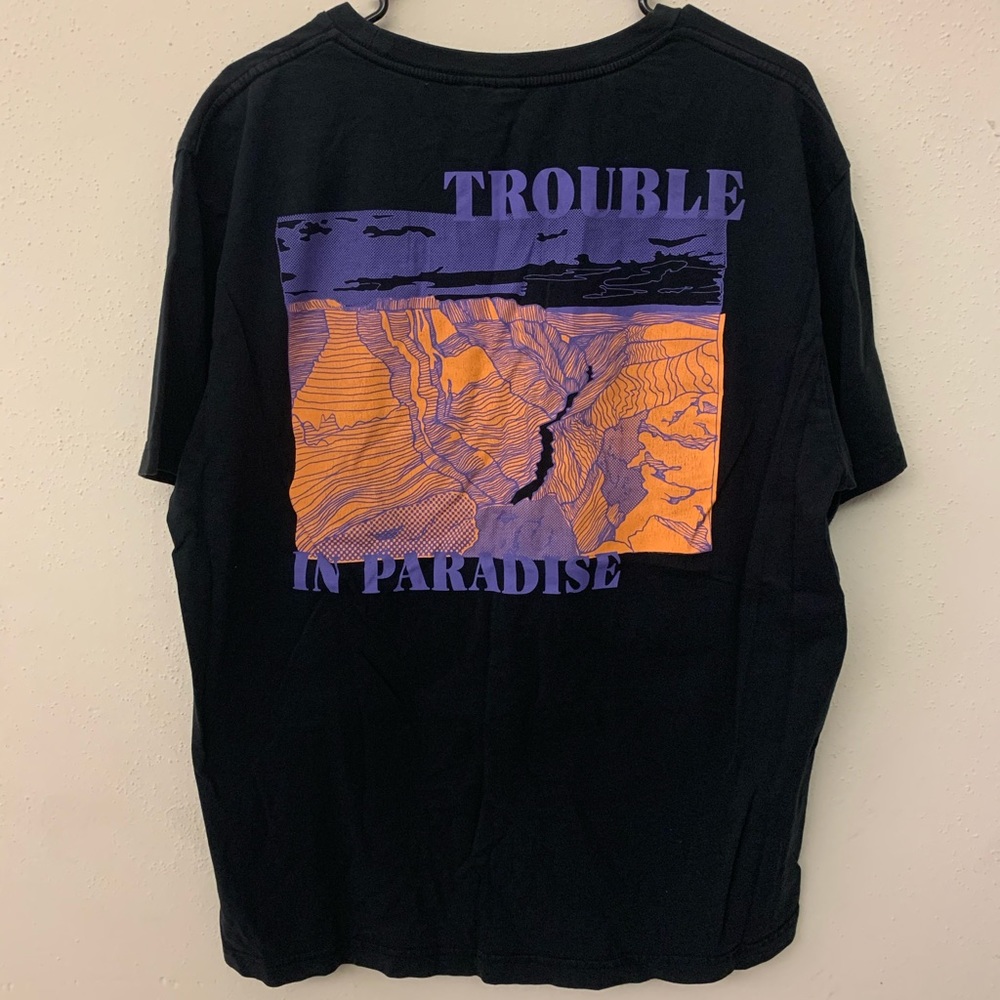 TROUBLE IN PARADISE GRAPHIC TEE